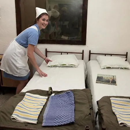 10-z Bunker Hostel Μπρνο