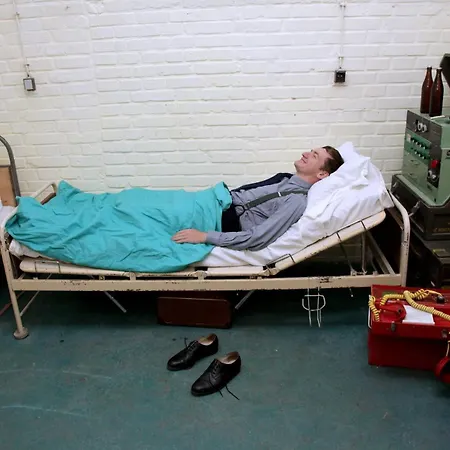 Hostel 10-z Bunker *