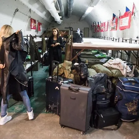 10-z Bunker Hostel