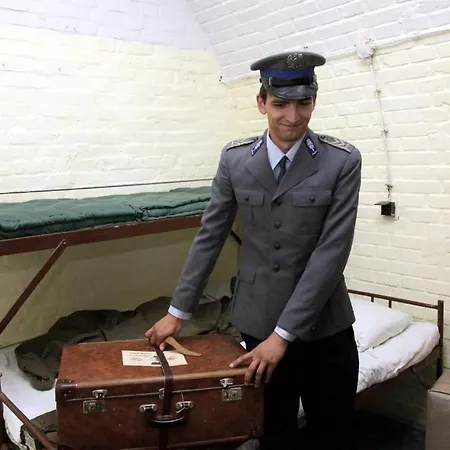 10-z Bunker Hostel