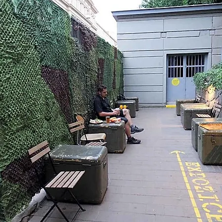 Hostel 10-z Bunker