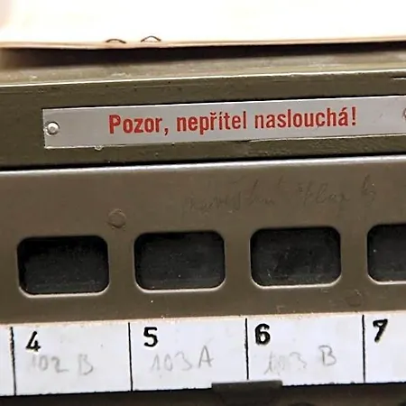 10-z Bunker Hostel