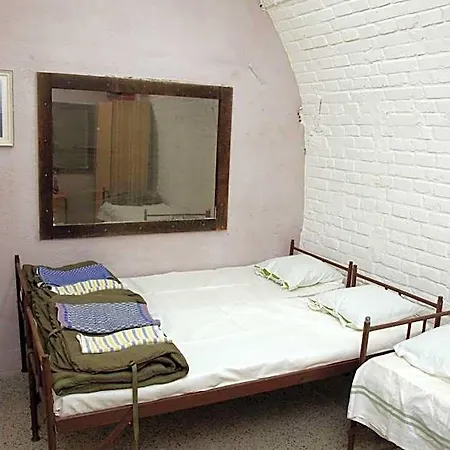 Hostel 10-z Bunker Μπρνο