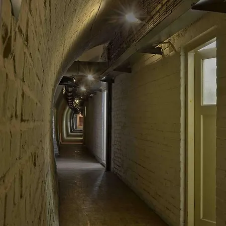 Hostel 10-z Bunker Μπρνο
