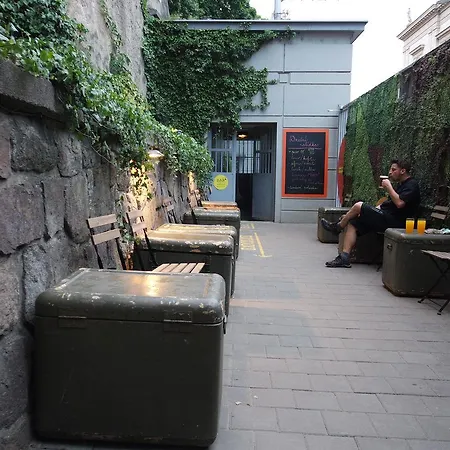 10-z Bunker Hostel Μπρνο