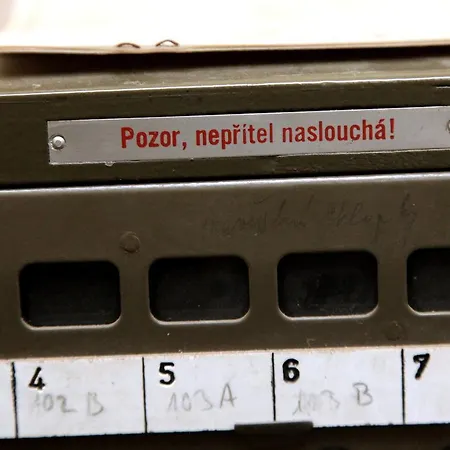 Hostel 10-z Bunker *