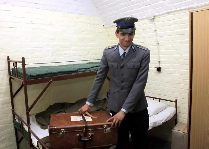 10-z Bunker Hostel