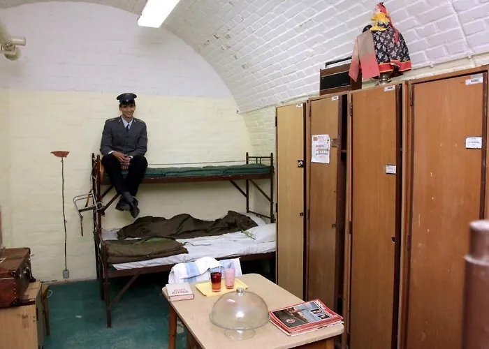 10-z Bunker Hostel