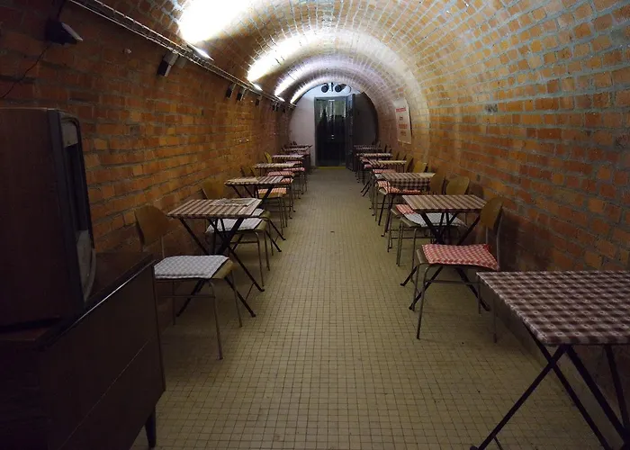 Hostel 10-z Bunker *