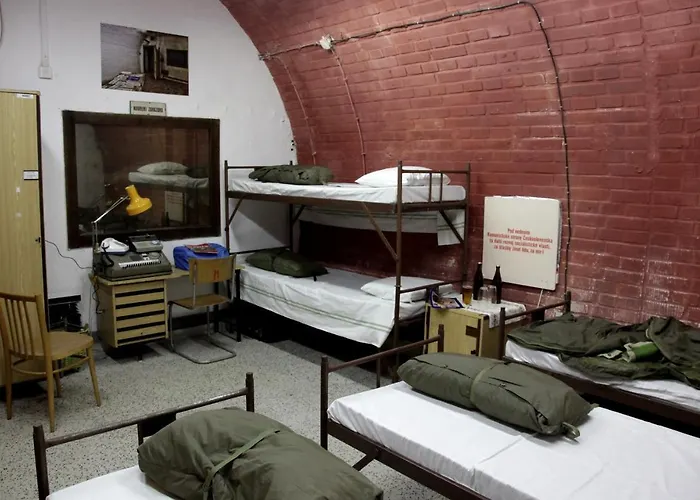 Hostel 10-z Bunker *